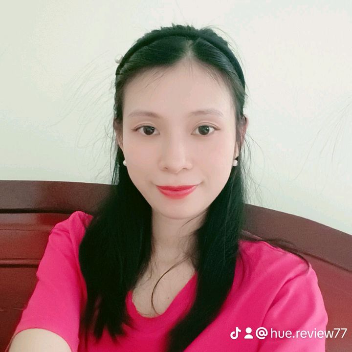 Huệ Review