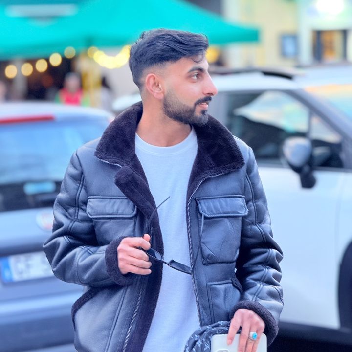 DM | GUJJAR ⚜️💸
