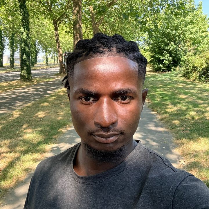 CV🇨🇲🇫🇷