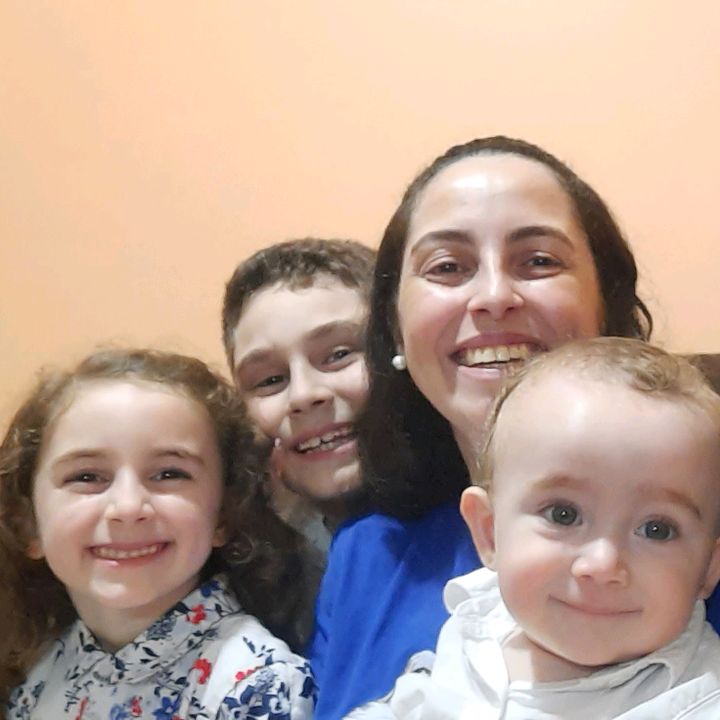 Eunice M. Fonseca Dos Santos.