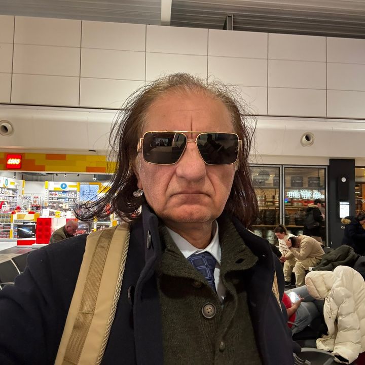 Dr Amjad Ayub Mirza