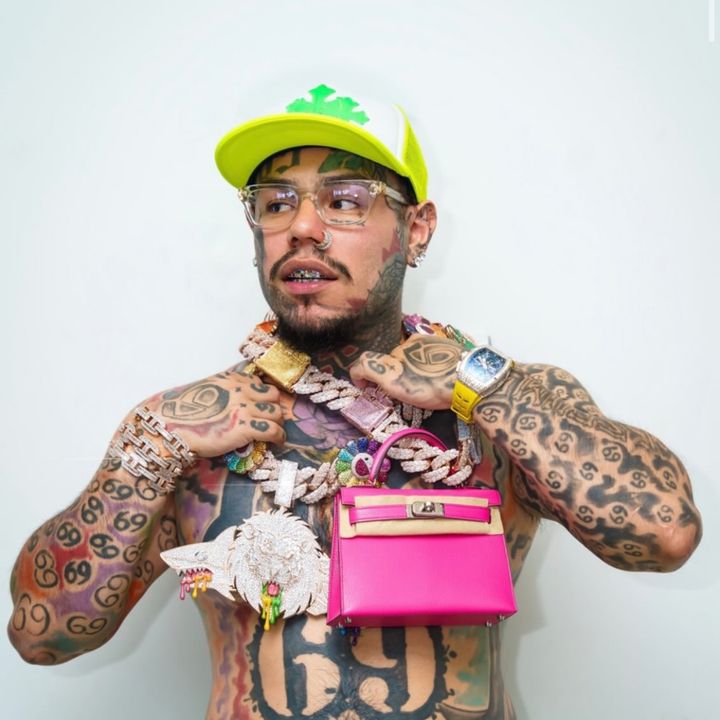 Tekashi Vault