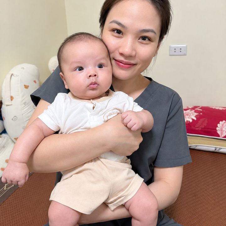 Cô Trang Tắm Bé