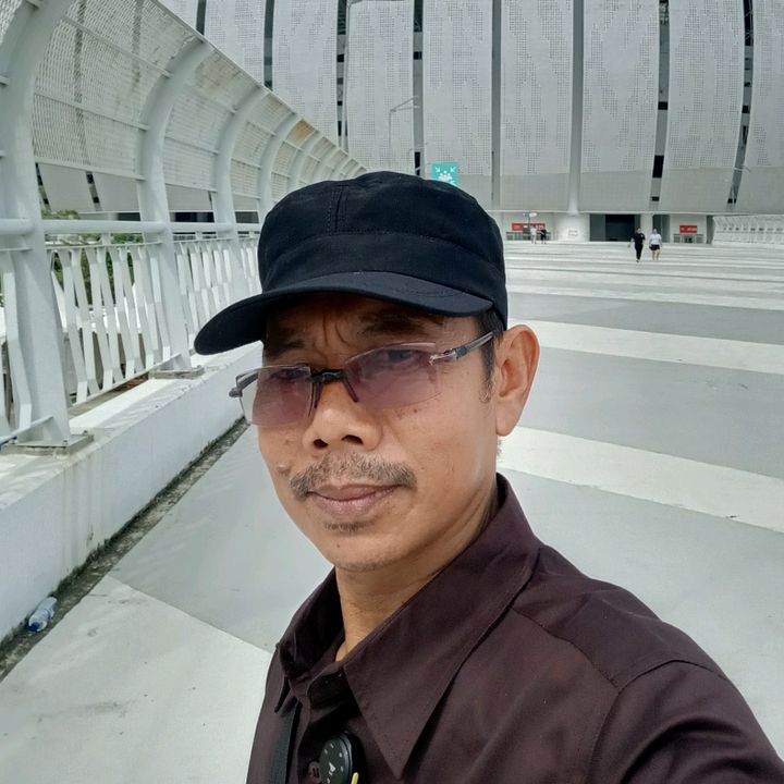 ABAH ROHMAT R