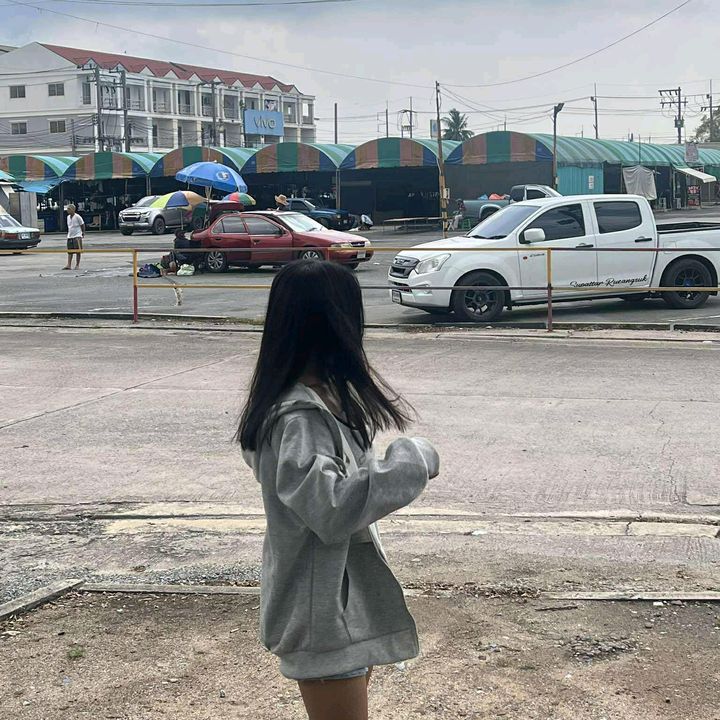 မေ