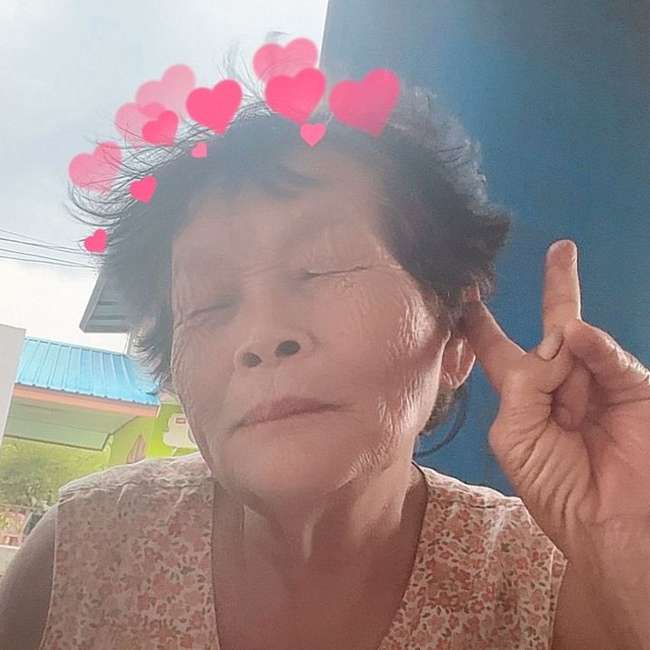ศูนย์จันทร์ แสงแย้ม