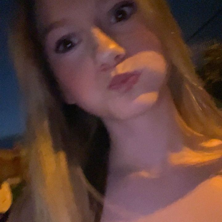 𝐿𝑒𝑒𝓁𝒶💐