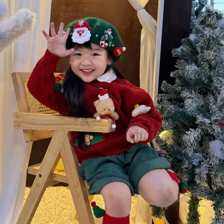 แต่งตัวกับครอบครัวยูนา