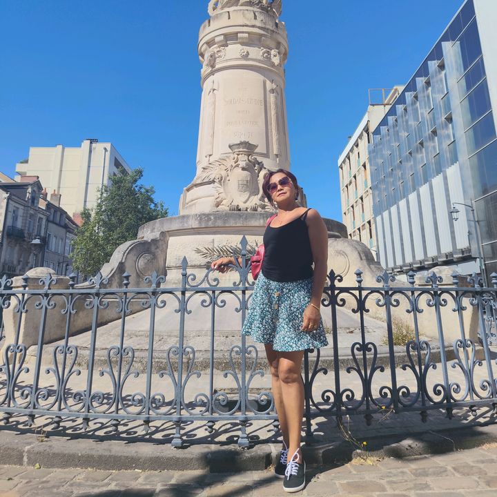 Titih's travel 🇲🇬🇫🇷