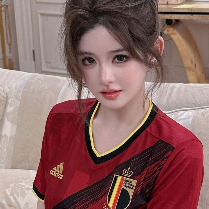 Xiào shàngguān 肖上官
