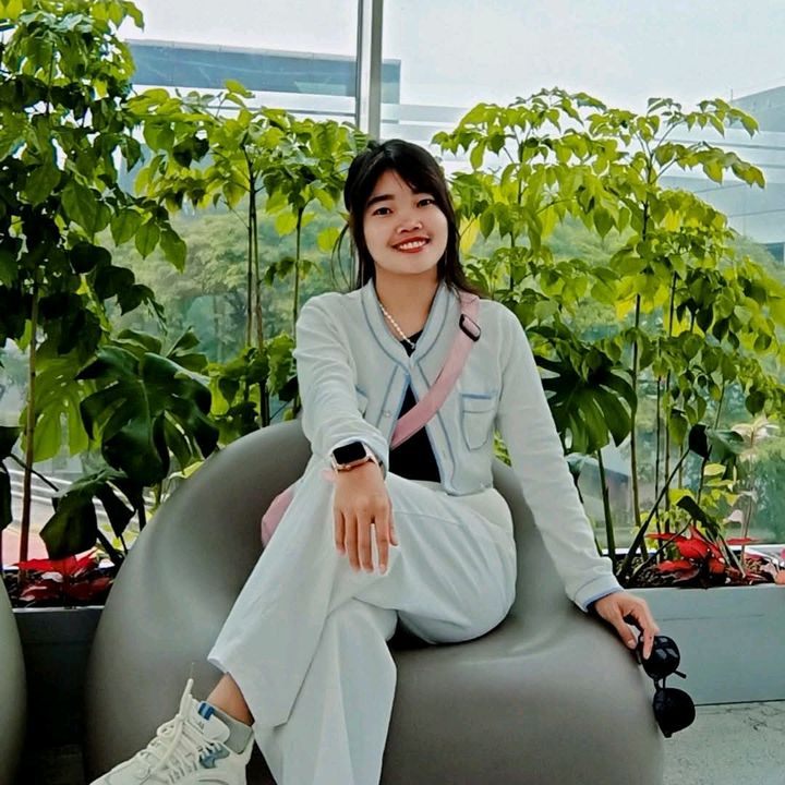 🌸Smile Lay🌸(ကျုံမငေးသူ)