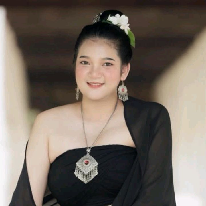 ลิปนัว