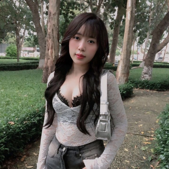 Hạnh không chua