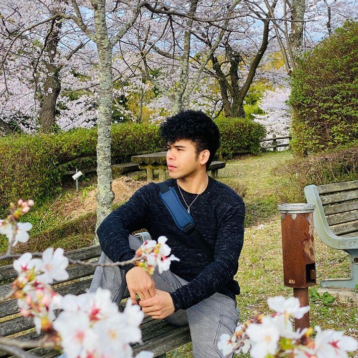 Lester John (Kakulot Vlogs)