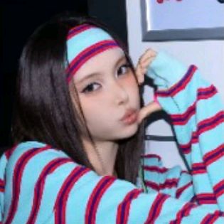 𝑨𝒍𝒊 𝒚 𝒁𝒐𝒆_YUNAH