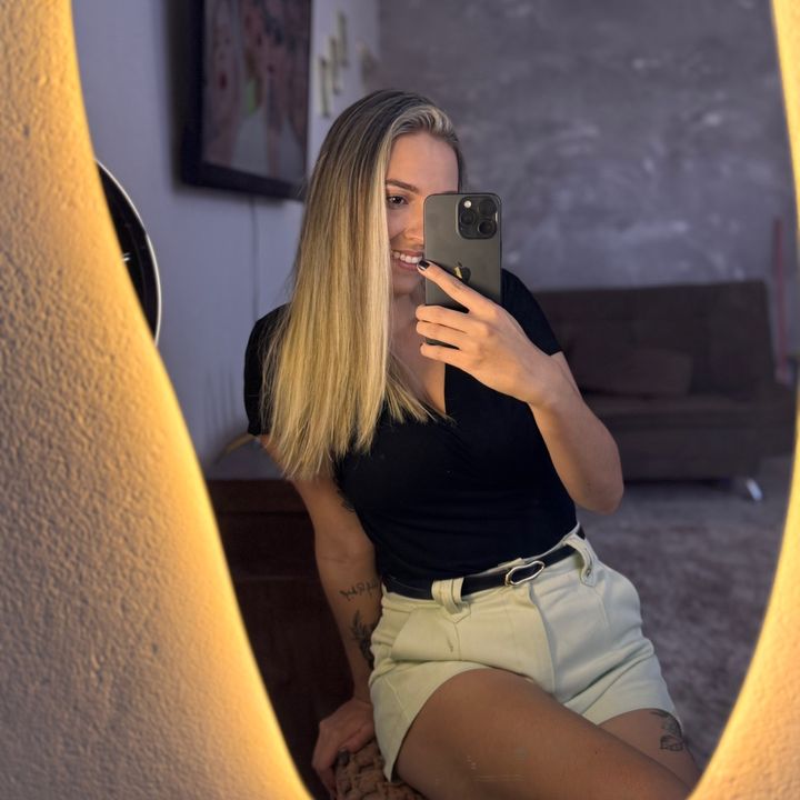 Bella | Creator