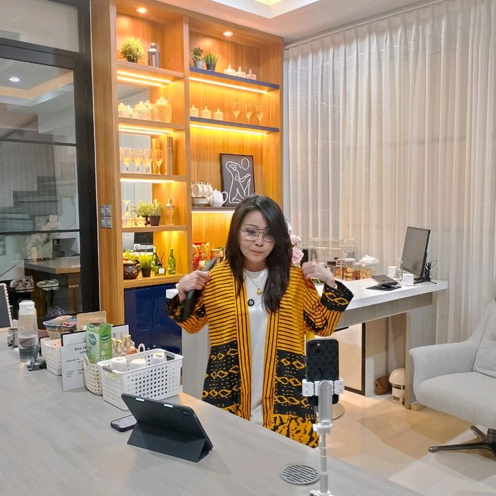 Outfit Aku