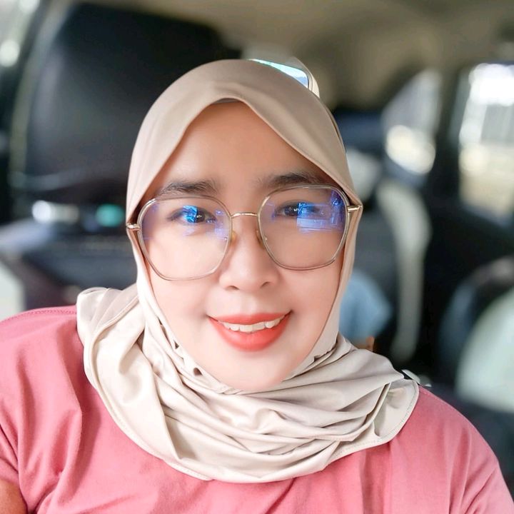 MomFeesya