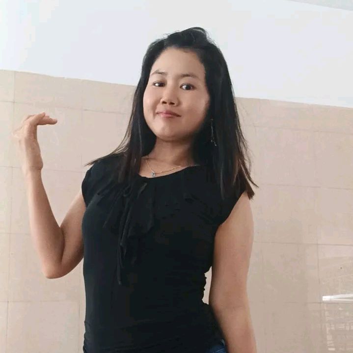 Htusan Julia lee