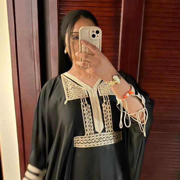 س