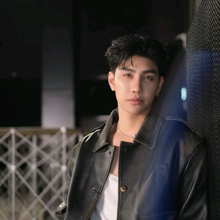 P' Fajar รุ่ง 🐬