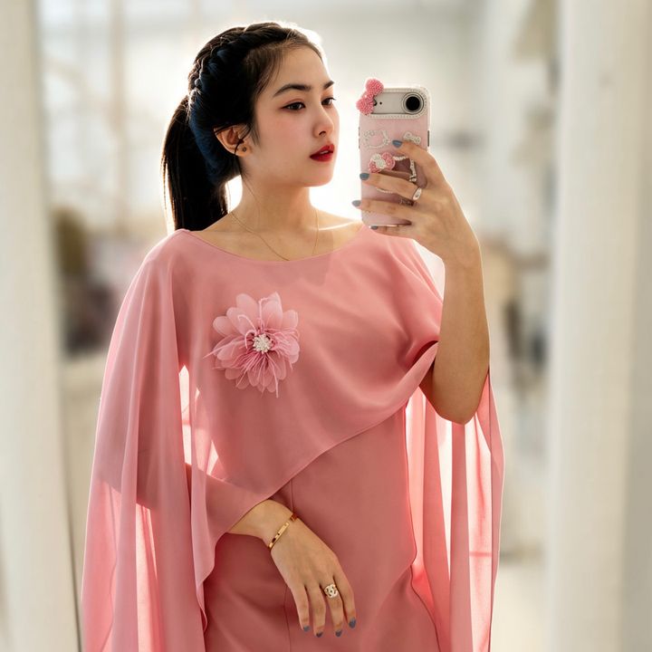 ชุดลูกไม้ ออกงาน By น้องเดียร์