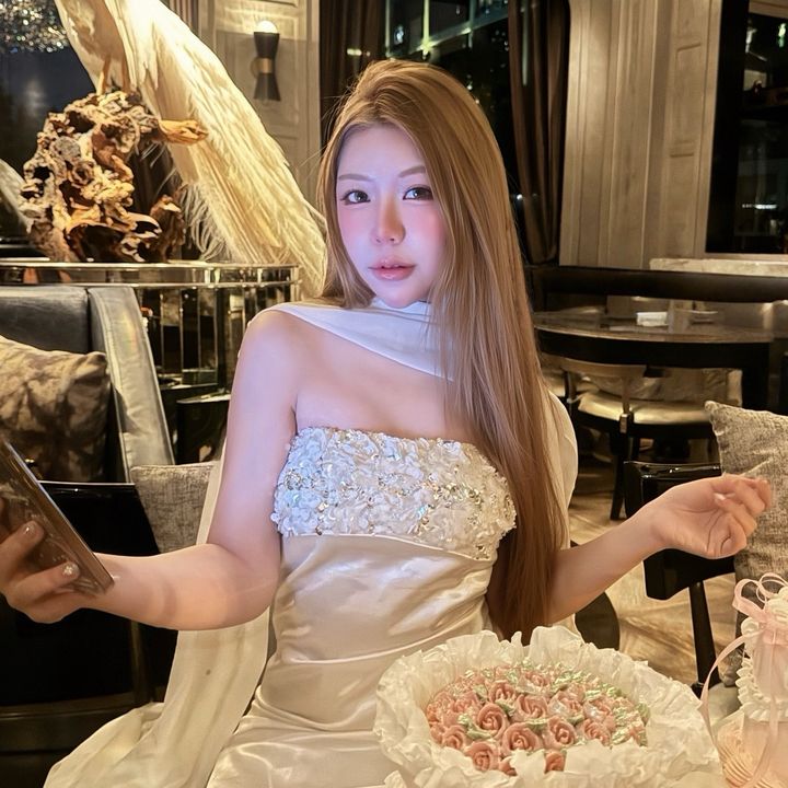 ควีนที่ตัวเล็กๆ👑