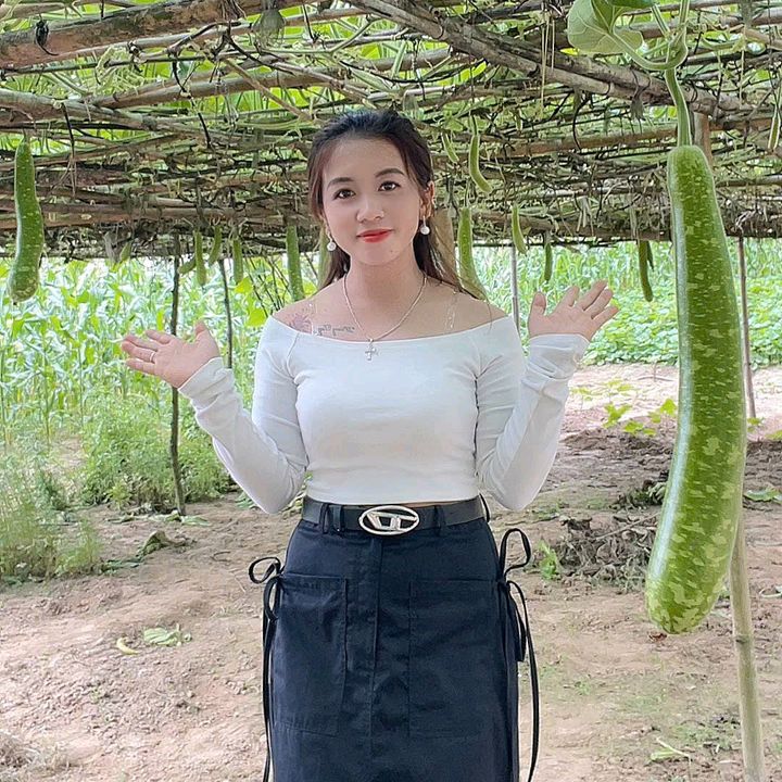 Cô Bé Nhà Nông