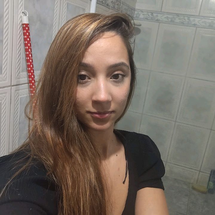 Nina 🍯