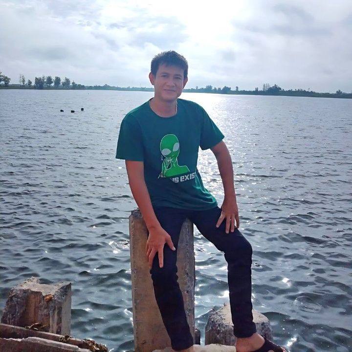 สุชาติ มนุษย์นิ่ม