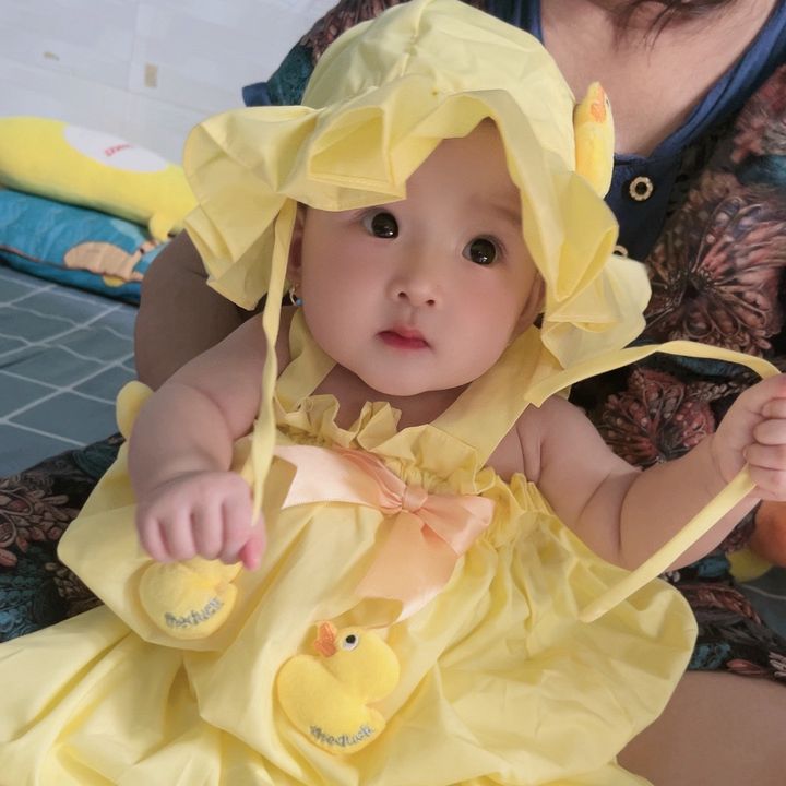 Em bé Minh Châu