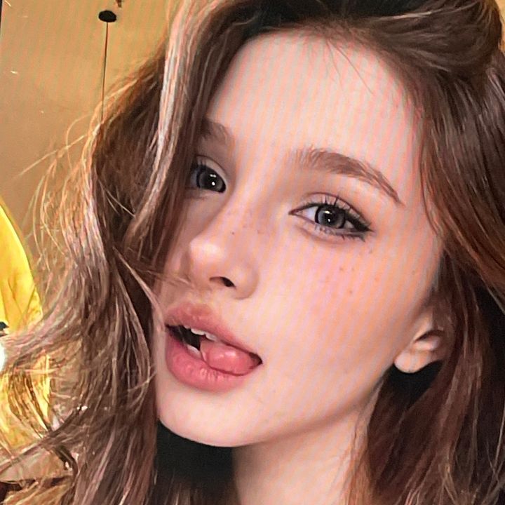rebeccasolis2