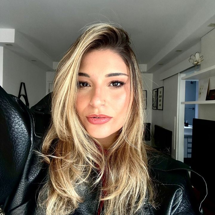 Isa Ferrari | Creator