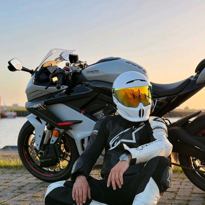 Moto_Simon🖤❤️
