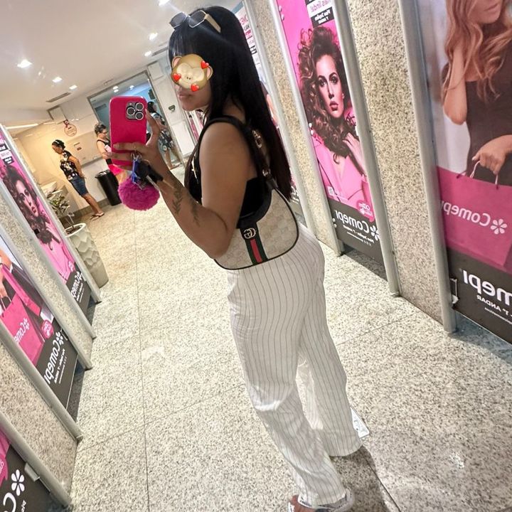 mila souza