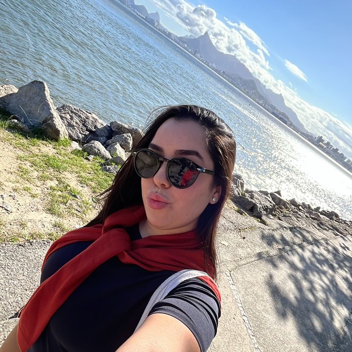Milena Nideck | TIKTOK SHOP