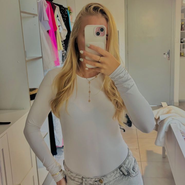 𝐣𝐚𝐝𝐞