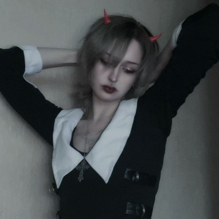 ♱𝖜𝖎𝖜𝖎𝖙𝖈𝖍♱