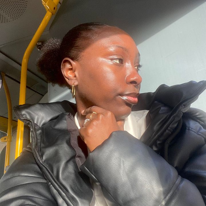 𝒜𝓃𝓃𝒾ℯ-ℒ𝒶𝓊𝓇ℯ 🎀