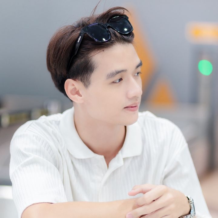 ครูอ้น คนไม่ยิ้ม