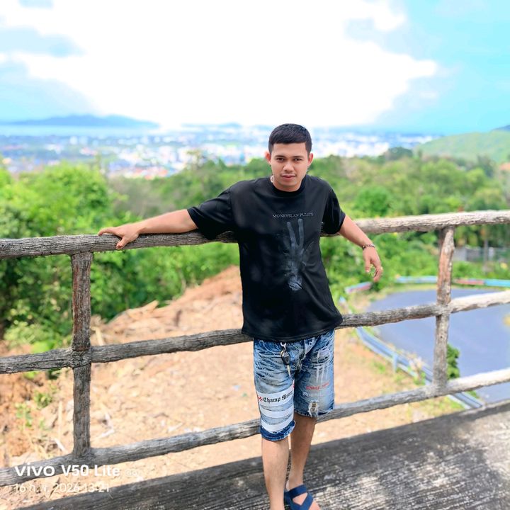 ก๊อต พีรพงศ์