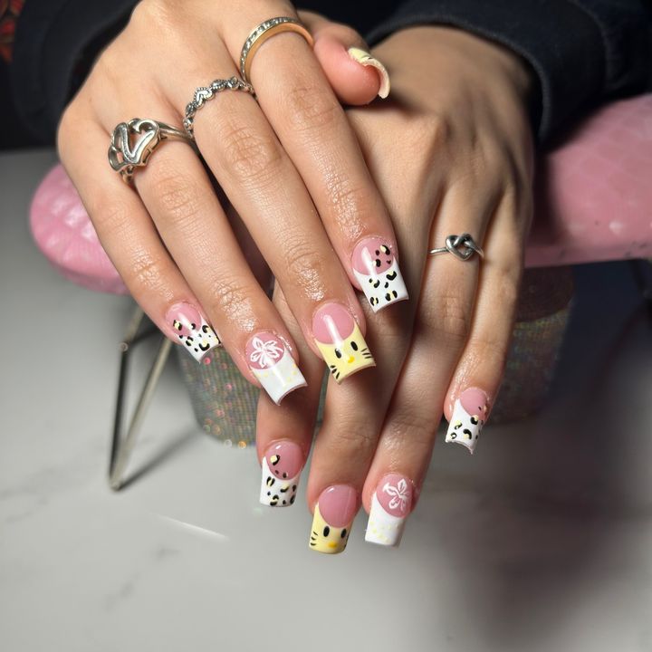 nails by yezmin