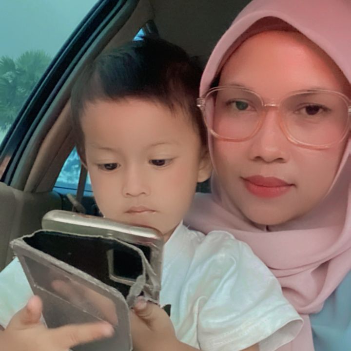 Puan suliza stokis whiteglow
