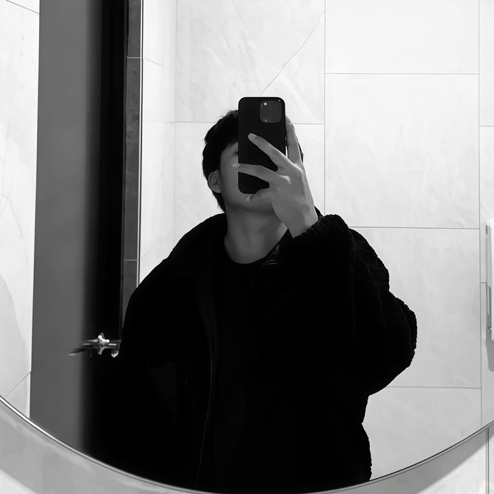 𝐓𝐨𝐦