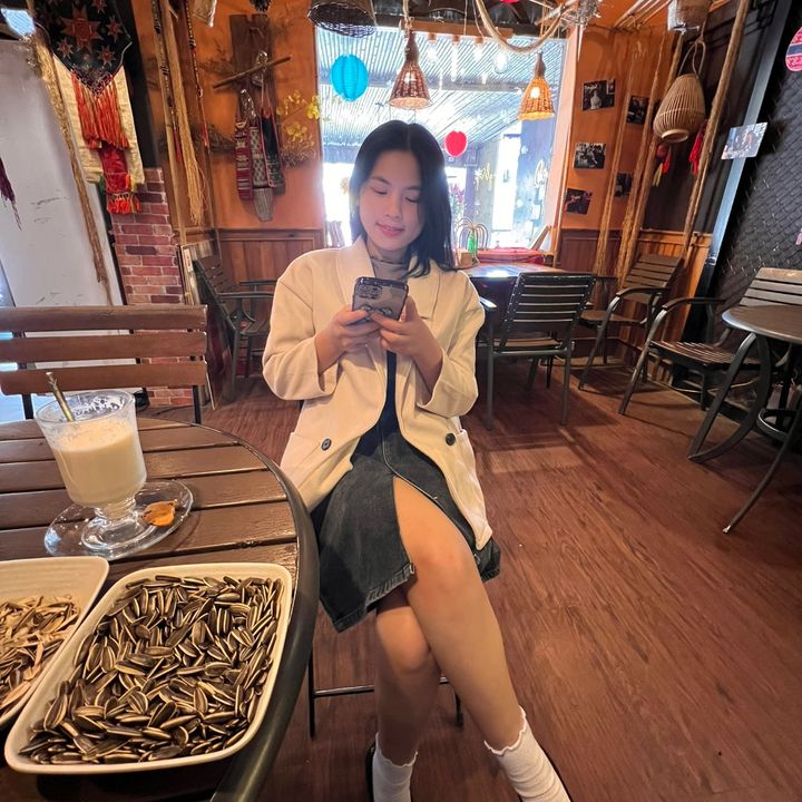 Thắm Tinh Tế