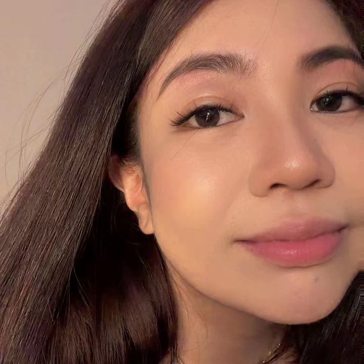 ANNA VEE