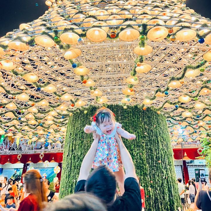 Khánh Vy Tập Đi