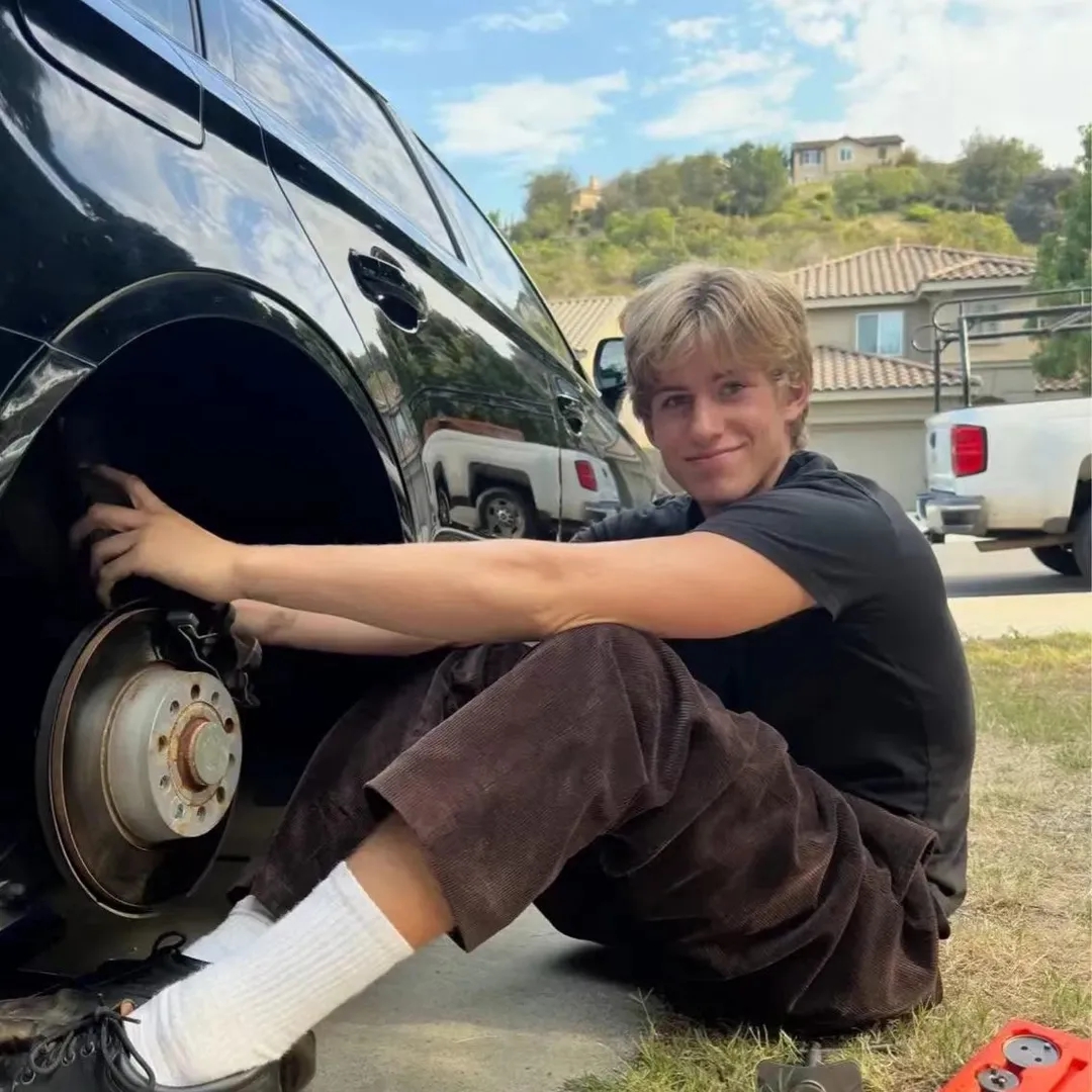CarPartsHub
