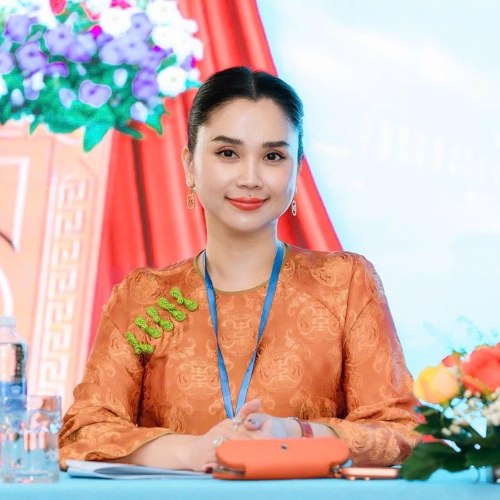 LINH ĐẶNG COSMOS
