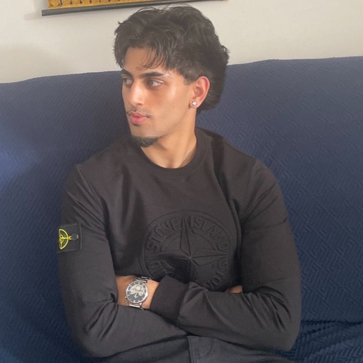 Amar.